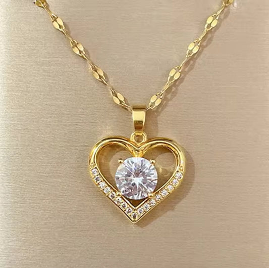 Heart pendant necklace